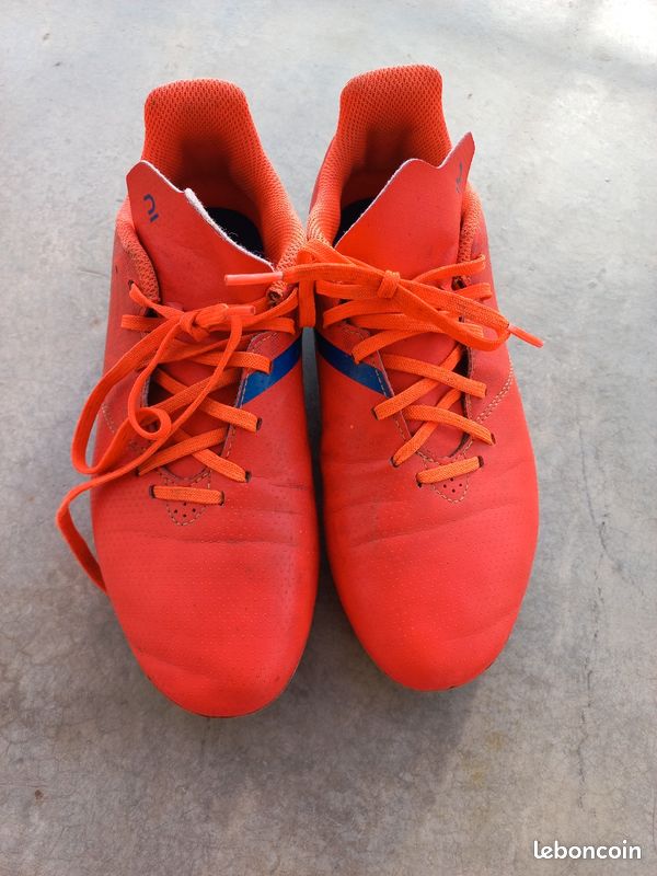 Chaussure à crampon (image 1)