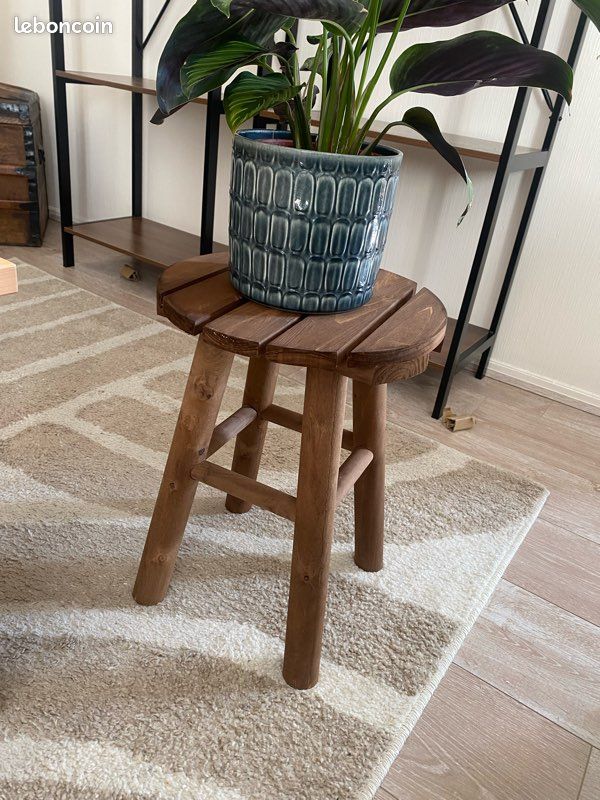 Tabouret imitation noyer (image 1)