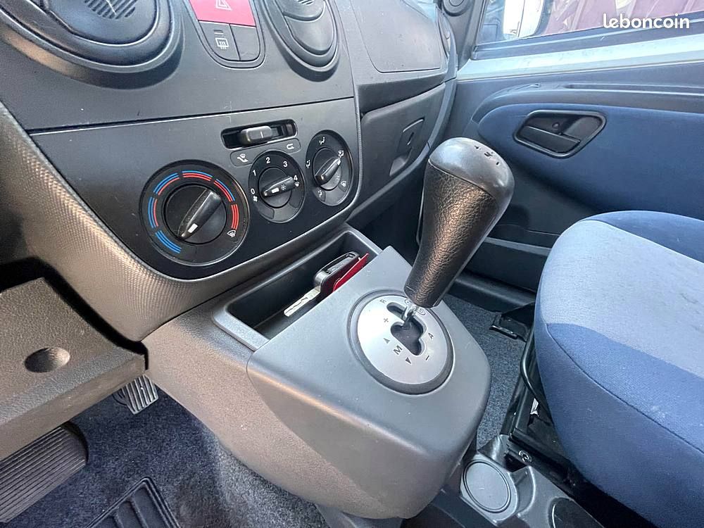 Citroen nemo 1.4 hdi 68cv boite automatique hs en l\'etat 2010 (image 10)