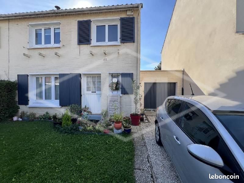 Maison 6 pièces 90 m² · à Combs-la-Ville · 90 m² · 279 900 €