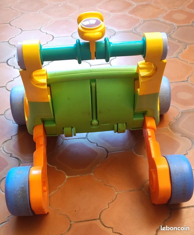 Camion Fun Trott Tomy Toomies – Trotteur Qui Lance Des Balles En Tournant – Dès 18 Mois