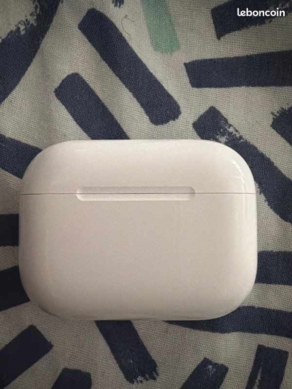 Air pod (image 1)