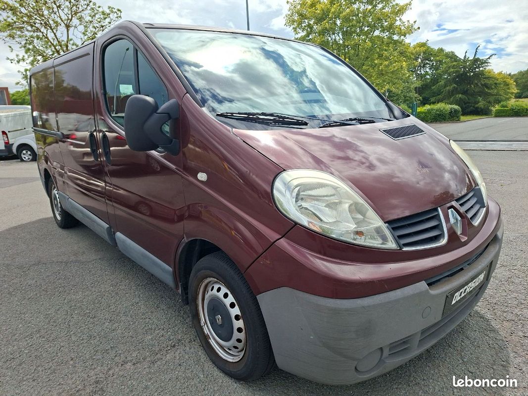 Renault traffic 2.0 l 2008 177448 km (image 1)