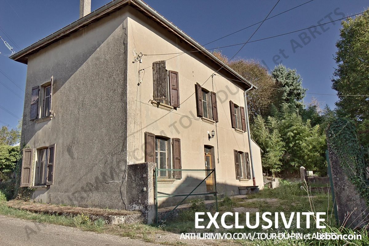 Maison 6 pièces 120 m² · aux Abrets en Dauphiné · 120 m² · 135 000 €