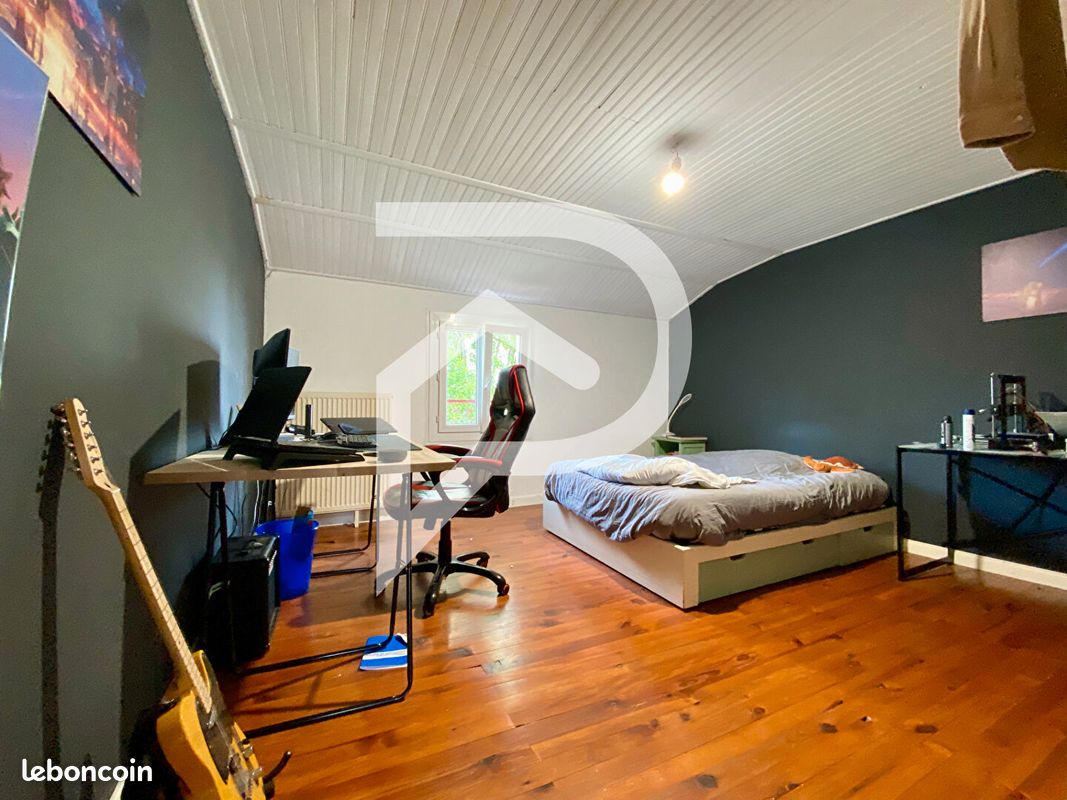 Maison 8 pièces 174 m² - La Crèche 79260 (image principale 3)