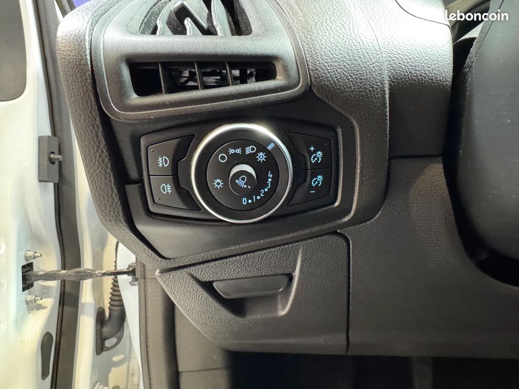 FORD Focus ST-Line 1.0 Ecoboost 125ch - Suivi - Caméra de Recul - GPS (image 25)