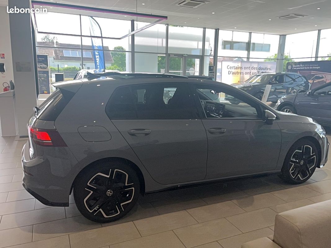 VOLKSWAGEN Golf 1.5 eTSI EVO2 150 DSG7 R-Line Edition (image 6)