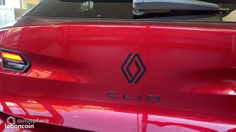 Renault Clio 1.8 E-Tech 160ch full hybrid esprit Alpine (image 4)