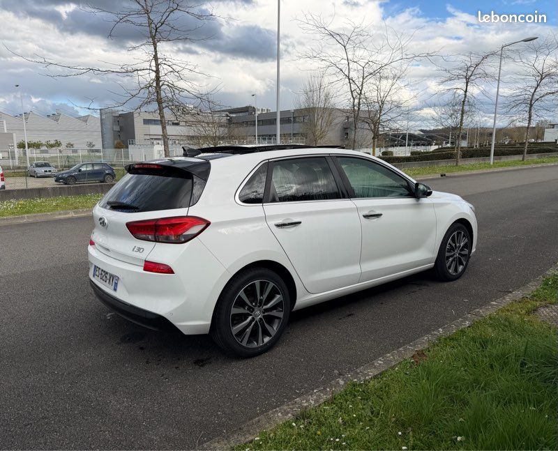 HYUNDAI i30 1.6 CRDi 136cv CREATIVE (image 3)