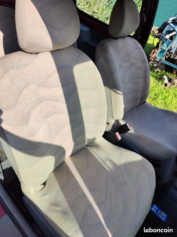 Sièges Twingo de 2003 Équipement auto