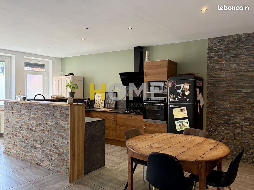 Maison 4 pièces 154 m² · à Châtonnay · 154 m² · 209 000 €
