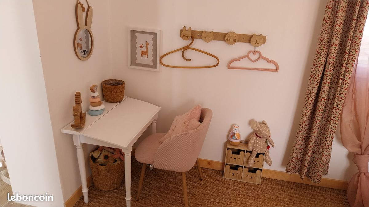 Dans une villa ,quartier calme à 500 m de la plage Boisvinet (image 9)