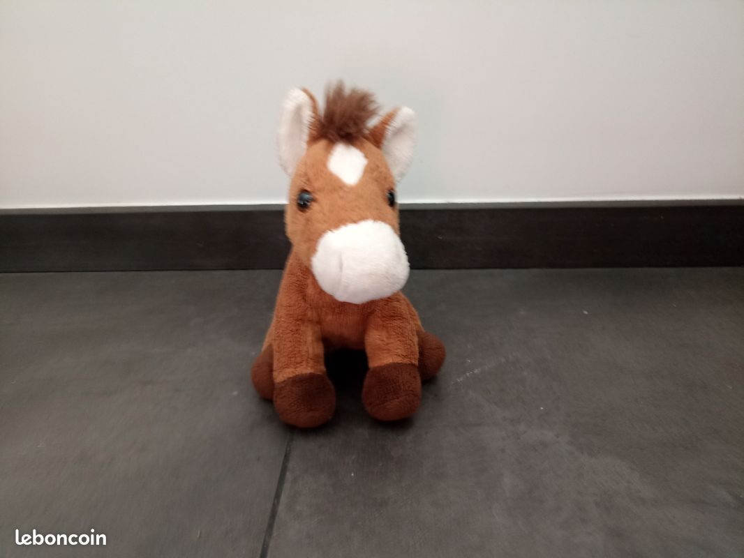 Lot à 10 euros de Peluches et poupées (image 12)