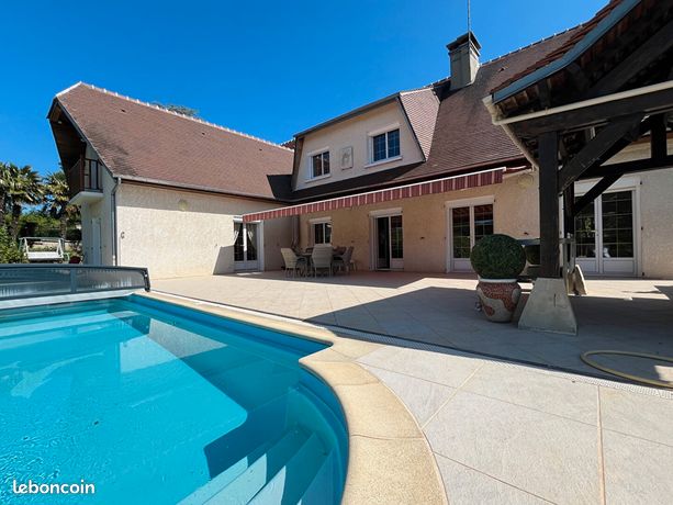 Propriété 7 pièces 257 m²
