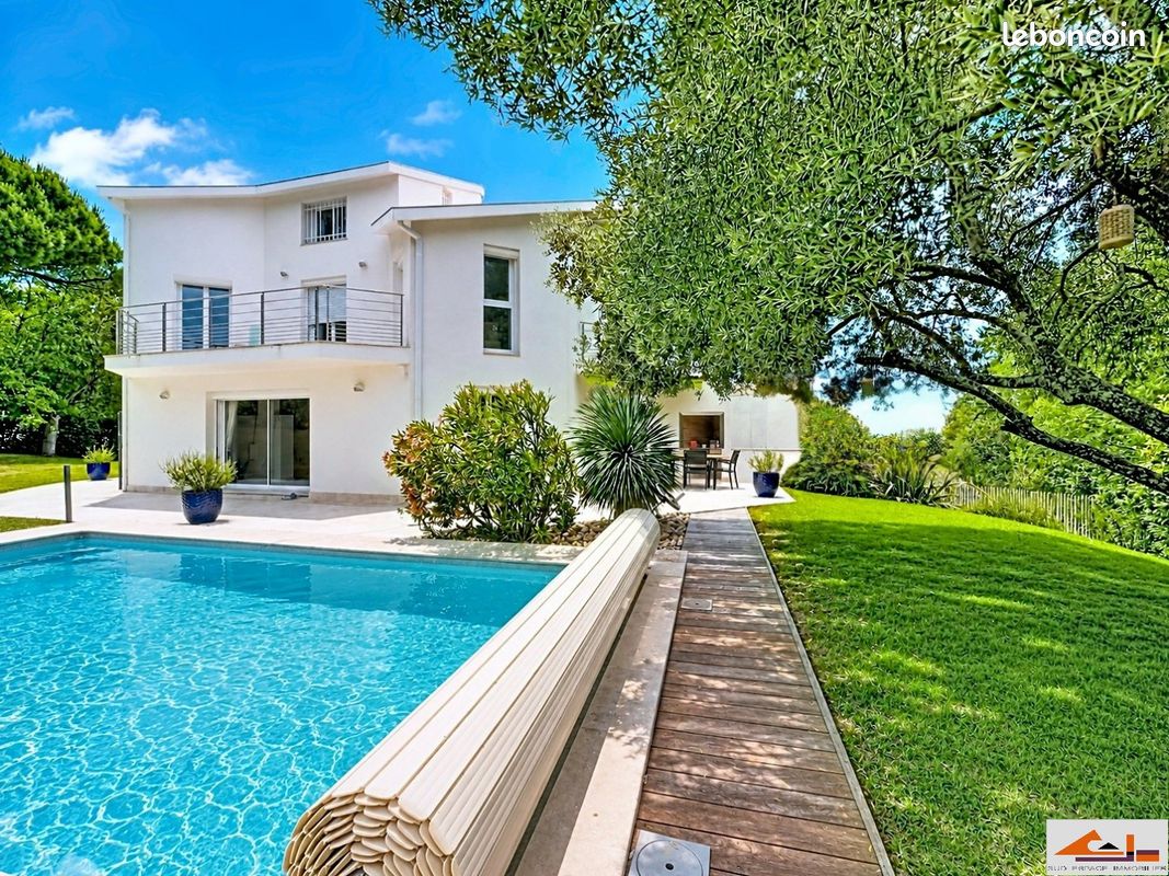 Villa 7 pièces 228 m² (image 1)