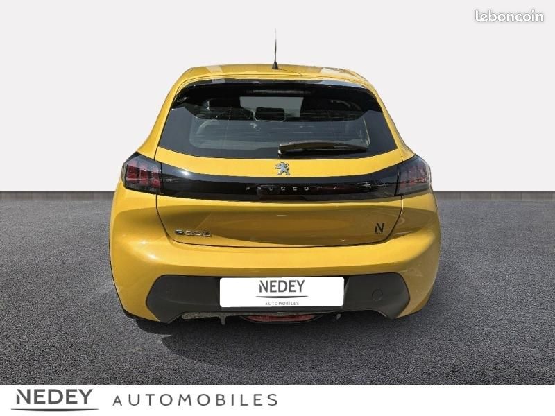 Peugeot 208 e-208 136ch Like (image 5)
