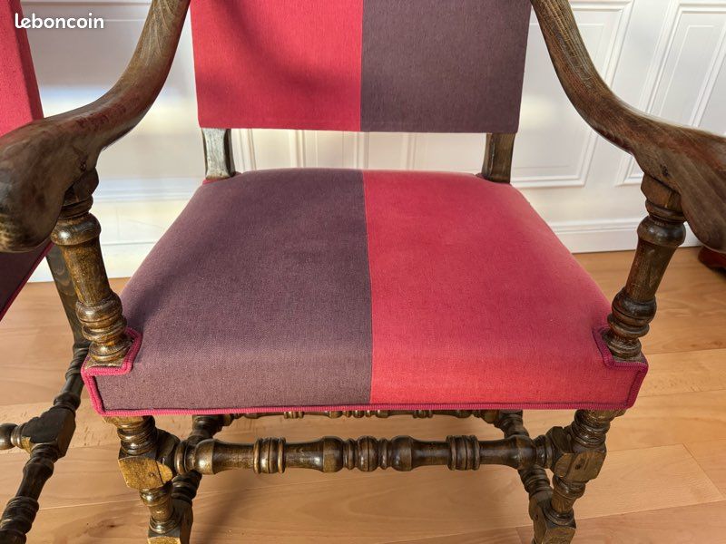 Lot de 2 fauteuils anciens en bois sur roulettes – Bon état (image 2)