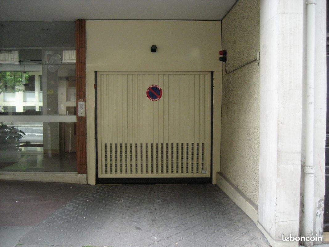 Local commercial 1 pièce 48 m² · à Paris · 48,4 m² · 113 000 €
