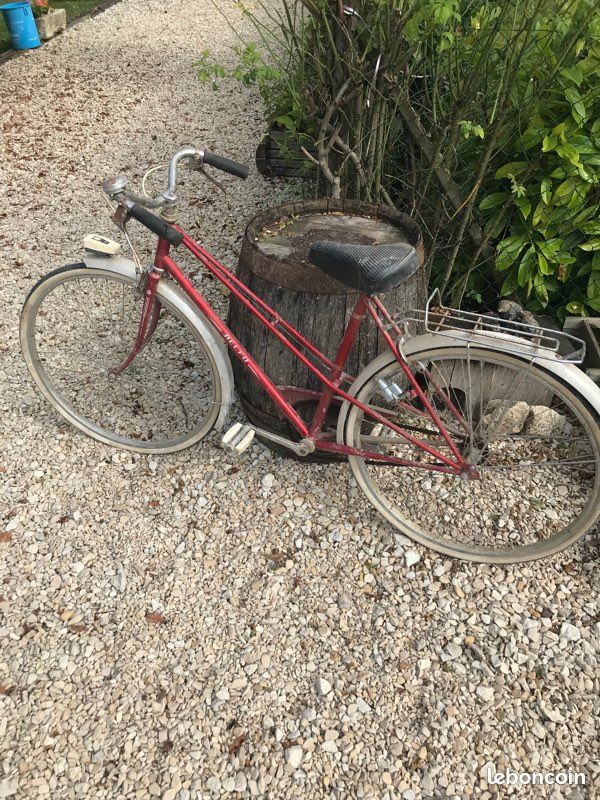 Vélo Ancien FAVOR - D'occasion, Bon état Général