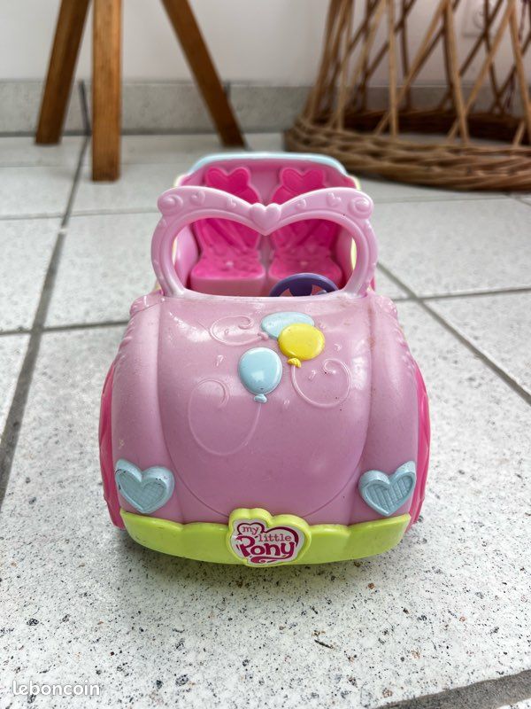 Voiture hello kitty poupées (image 4)