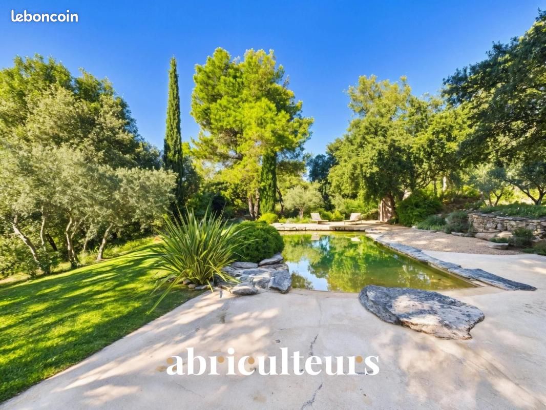 Maison 5 pièces 155 m² · à Cheval-Blanc · 155 m² · 865 000 €