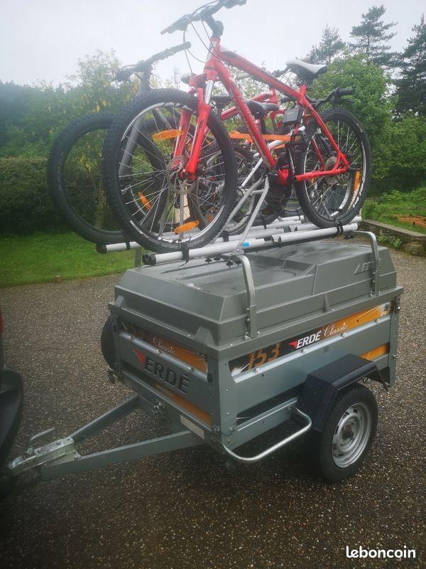 Une Remorque Bagagère Remorque Pour Transport Vtt Remorque Porte