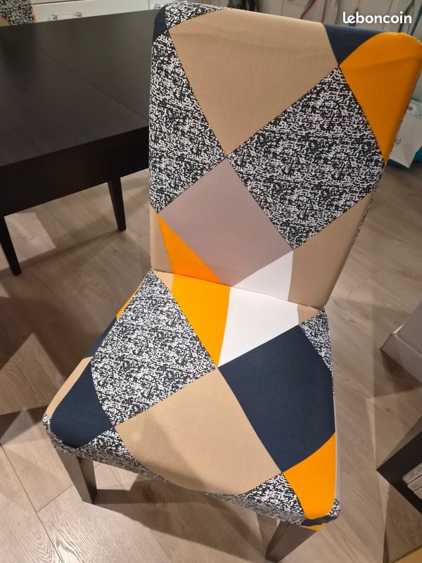 Table et 4 chaises (image 2)