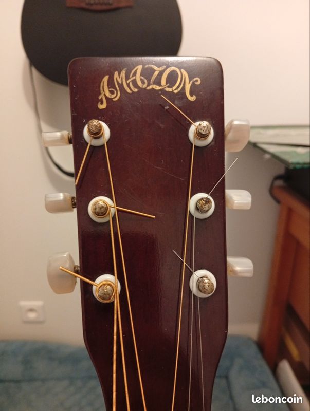 Guitare ancienne (image 3)