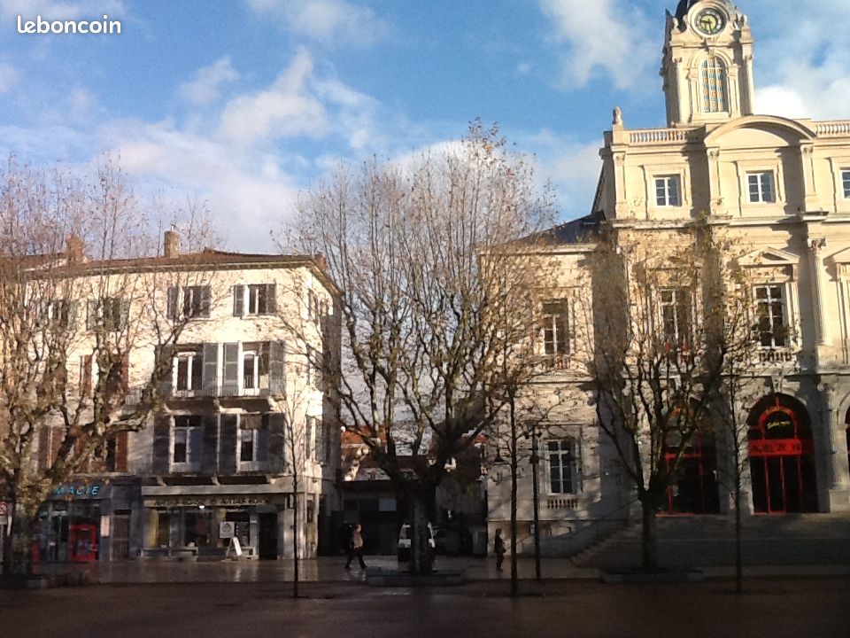Immeuble 8 pièces 180 m² · à Givors · 180 m² · 320 000 €