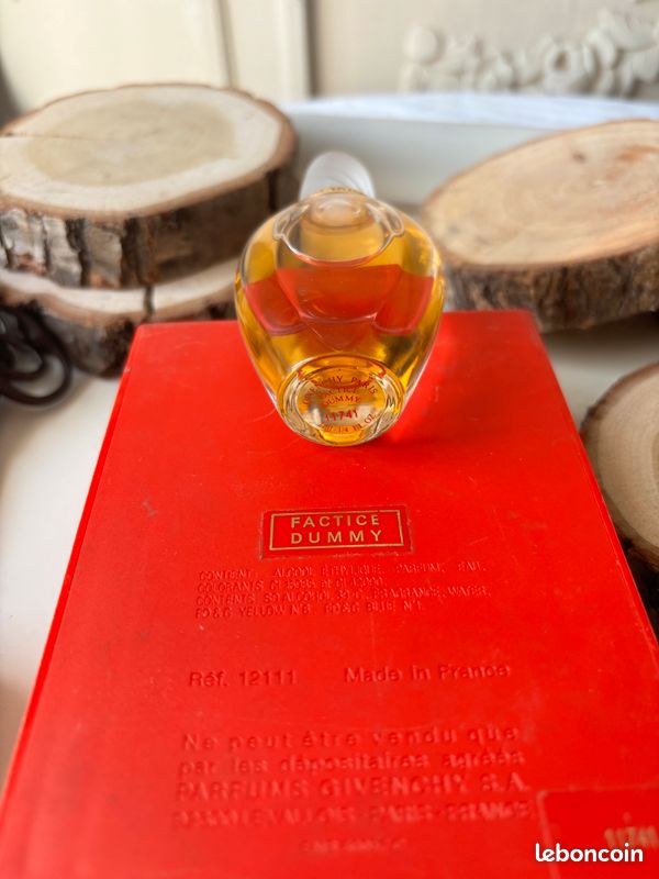 Flacon fictif Dummy Flacon dans coffret Amarige Givenchy