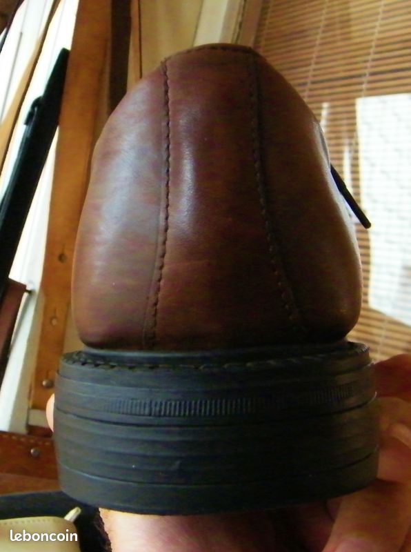 Mocassins En Cuir Z7 - Taille US 10.5 / EUR 42.5 - Couleur Bordeaux - Talon Bas - Neufs Sans Boîte