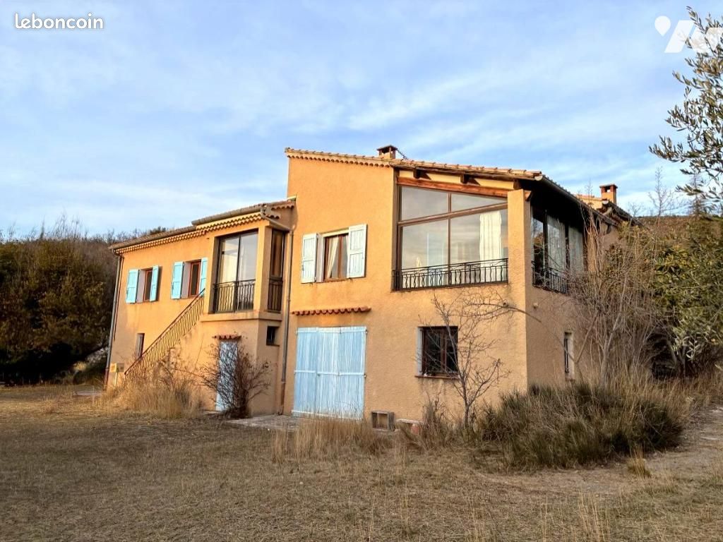 Maison 5 pièces 118 m² · à Moustiers-Sainte-Marie · 118 m² · 366 800 €