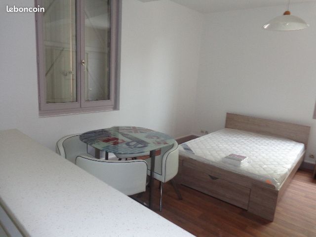 Studio 1 pièce 27 m² - Brive-la-Gaillarde 19100 (image principale 0)