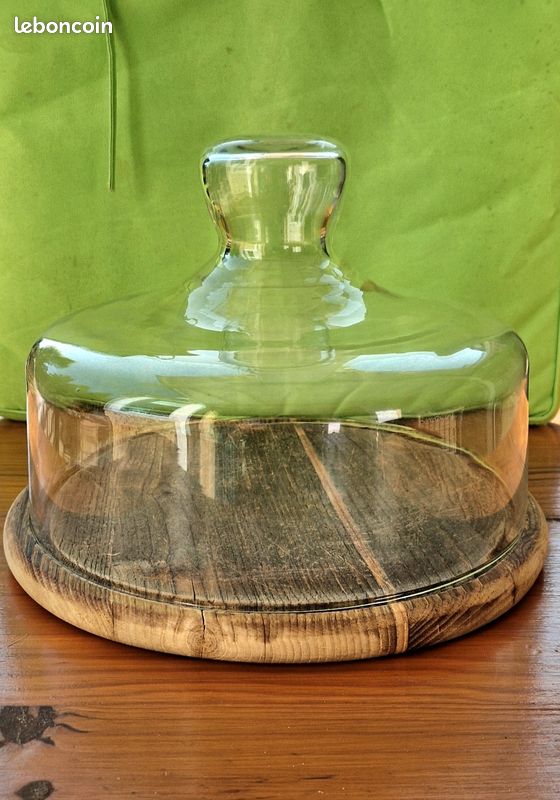 Ancienne Cloche à fromage ou à gâteau en verre pressé