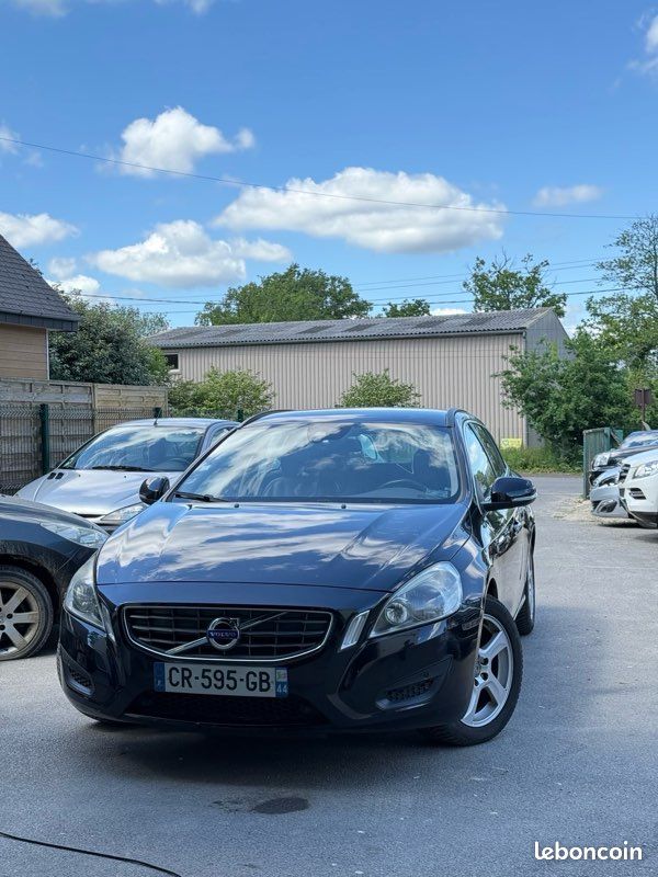 Volvo v60 business d2 115 ch stop&start momentum business powershift a (image 1)