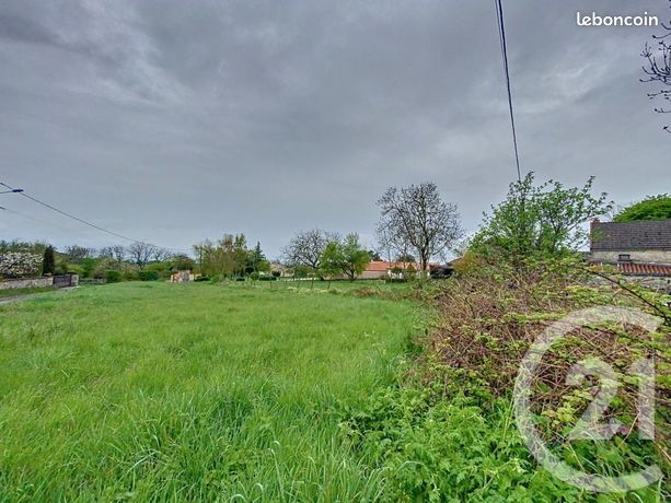 Terrain 1 095 m² Champs