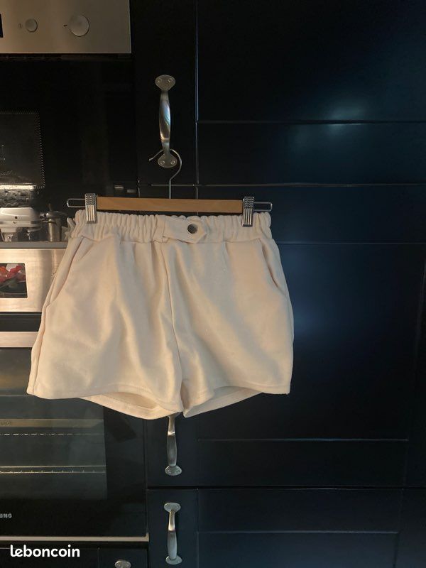 Mini short (image 1)