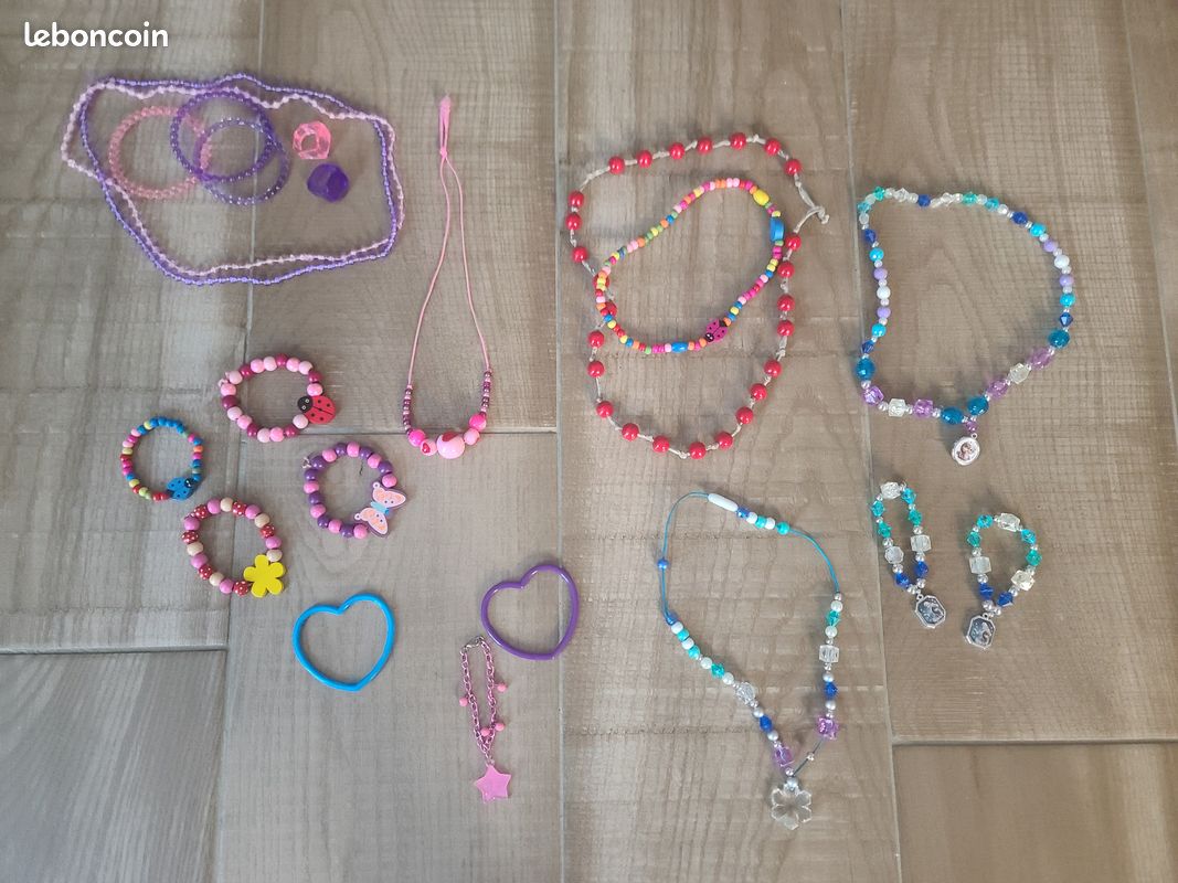 Lot de bracelets, colliers et bagues - fille (image 1)