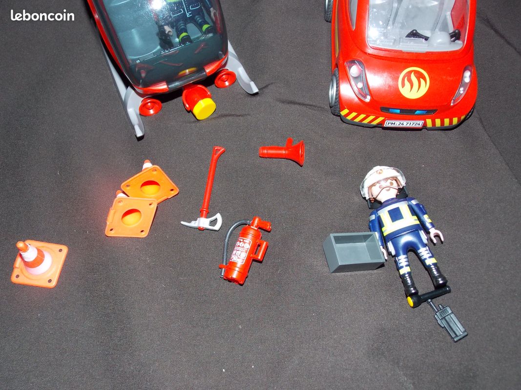 Playmobil brigade de pompiers avec hélicoptère et voiturette 71724 (image 4)