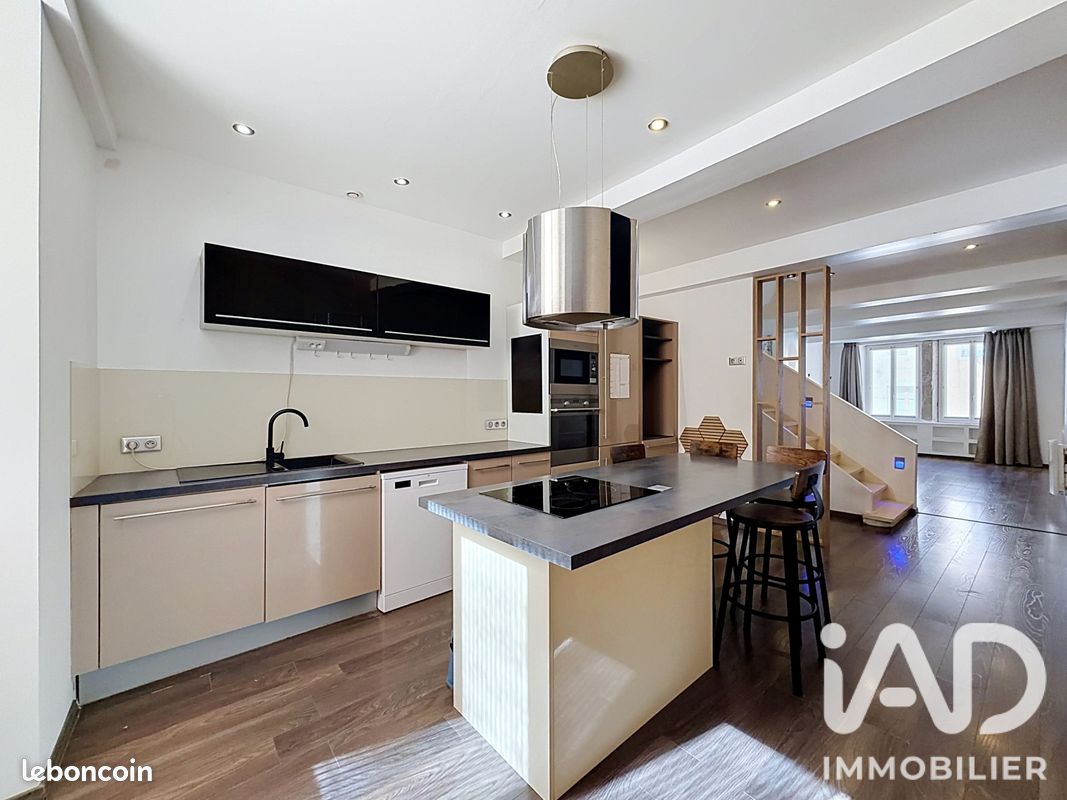Appartement 4 pièces 143 m² · à Crémieu · 143 m² · 280 000 €
