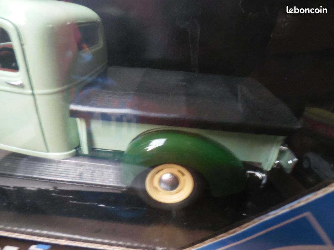 Camion chevrolet pick up 1946 1/18 solido (image 3)