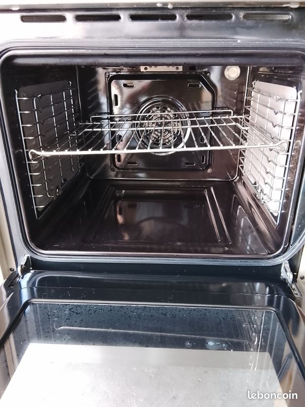 Gazinière Proline P601IMCIXT neuf

Largeur 60 cm Table de cuisson induction
4 foyers jusqu'à 2000 W Puissance totale 3000 Watts
Capacité du four 70L Nettoyage catalyse
Four cuisson par air brassé (image 6)