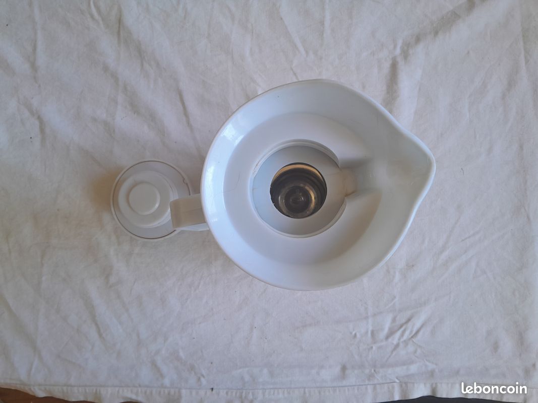 Carafe d'eau en plastique (image 6)