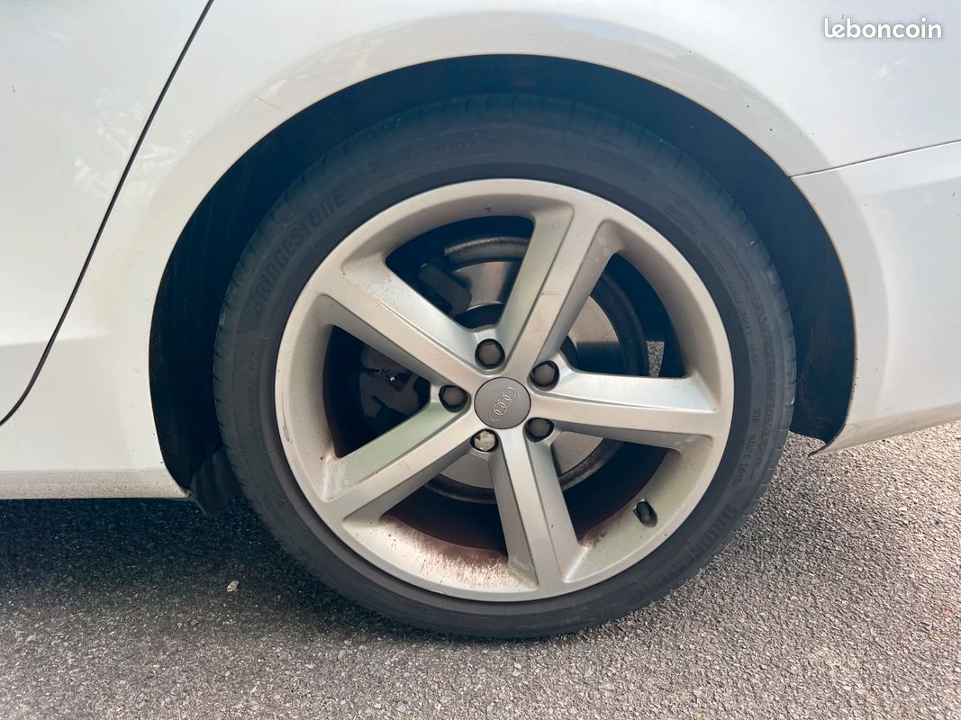 AUDI A4 AVANT 2.0 TDI 170 DPF S line (image 10)