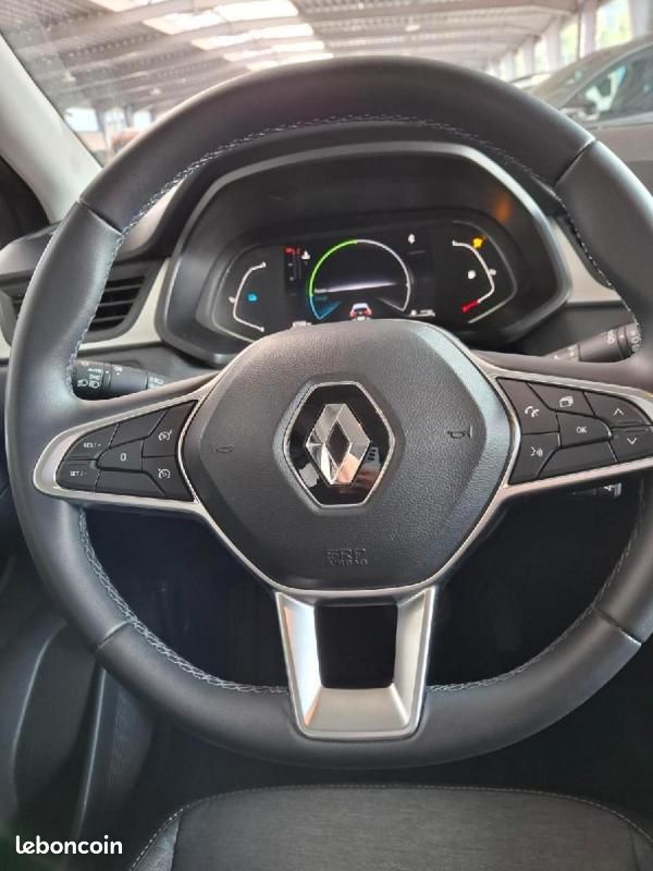 Renault Captur E-Tech 145 - 21 Business (image 9)