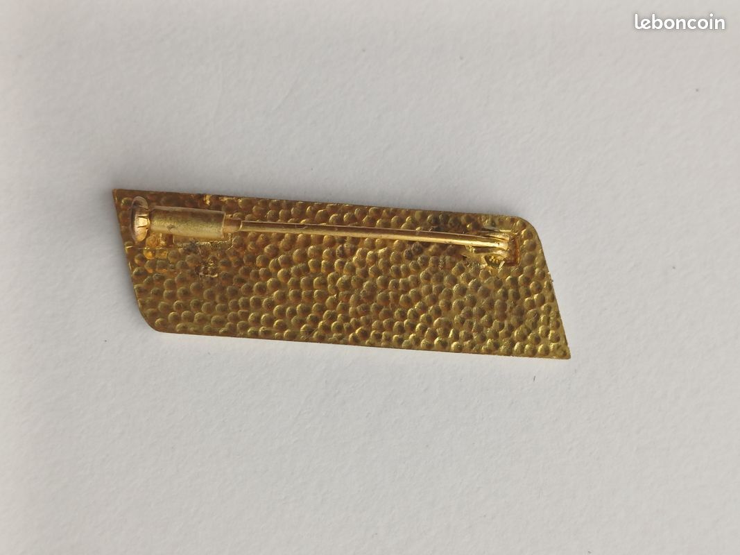 Ancienne épinglette avec système de sécurité : Insigne Badge Contrôleur Train Chemin de Fer SNCF (image 1)
