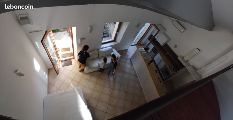 Maison de Fond de Cour Chute Lavie– 750euros
