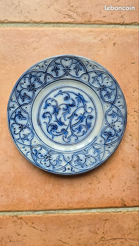 Assiette ancienne du 18 ème siecle
Diamètre 20, 5 cm (image 1)
