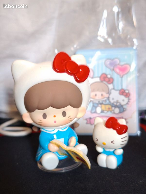 Zzoton x Sanrio Hello kitty figurine (image 1)