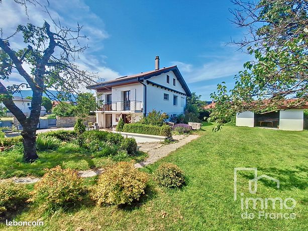 Villa 8 pièces 252 m²